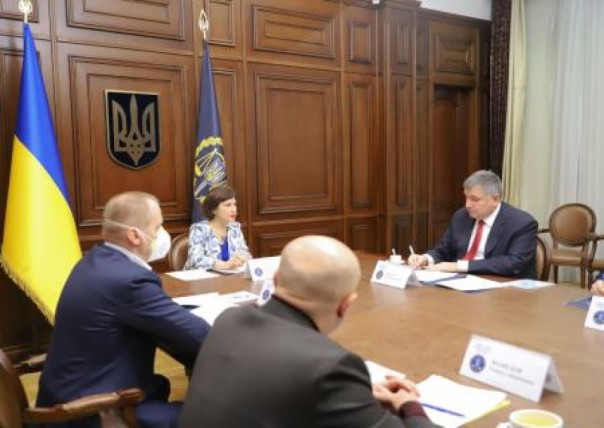 Имитация правовой зачистки Украины даже без терапии. Владимир Скачко