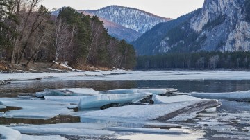 Весна – самая долгожданная пора на реке Катунь