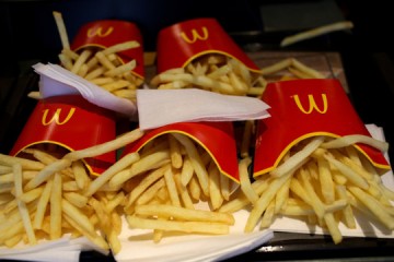 Глава российской сети общепита возмутился включением «Макдоналдса»​ в список системообразующих компаний: «Вам не стыдно?»