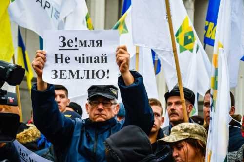Продажа земли: украинцы в шоке, кредиторы поторапливают