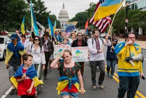 США поощряют агрессивную украинскую диаспору