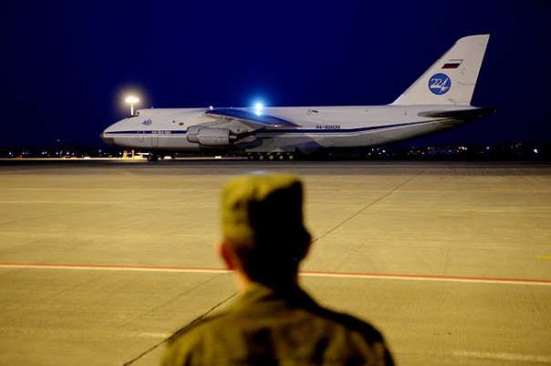 Российский самолет с медицинским оборудованием вылетел в США