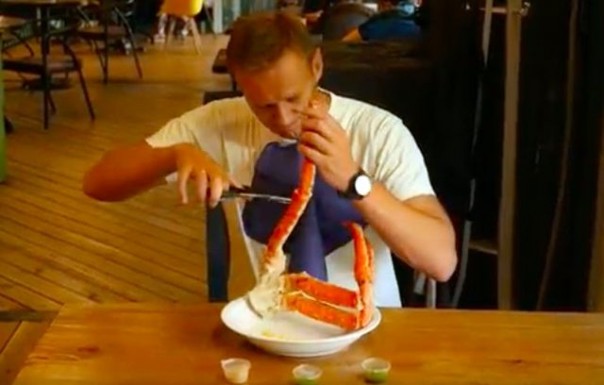 Александр Роджерс: Не только коронавирус — блогер Навальный заразился экзотической болезнью от краба