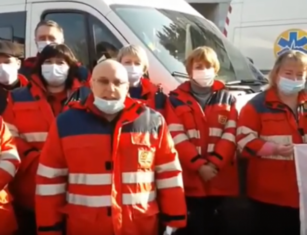 Врачи скорой помощи воззвали к «разуму» Зеленского: Нам «забыли» повысить зарплату из-за коронавируса