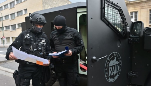 Двое погибших, семь пострадавших: суданец устроил резню на улице французского города (Видео)