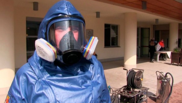 Военные специалисты РФ провели дезинфекцию домов престарелых в трех городах Ломбардии