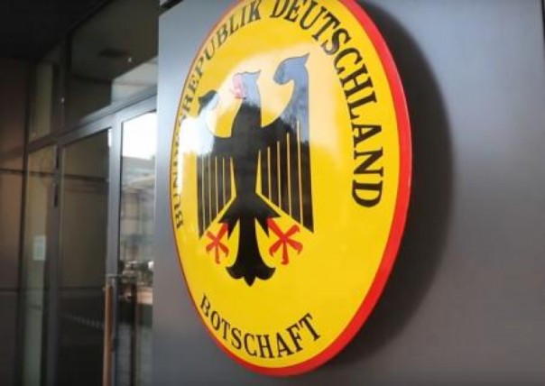 Германия оказала Украине посильную помощь в борьбе с коронавирусом: 140 масок и 13 защитных костюмов