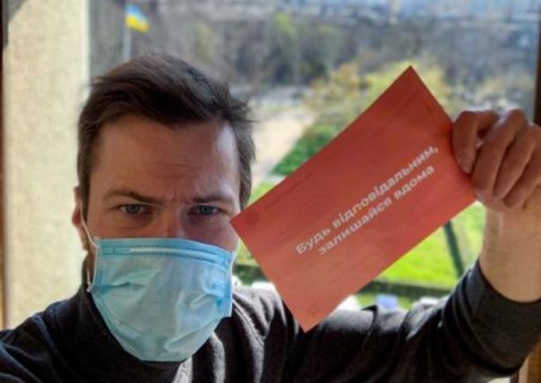 Зеленский прислал в помощь Одессе 100 тысяч листовок о борьбе с вирусом – вместо лекарств и масок, а в Италию самолет с гумпомощью