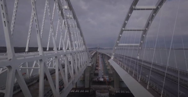 Просто красивое прошлогоднее видео, с красивой музыкой.