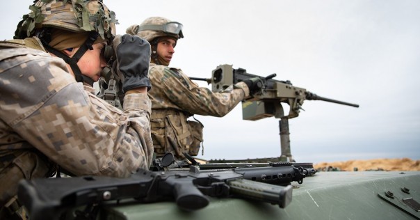 НАТО проводит учения в Прибалтике вопреки коронавирусу