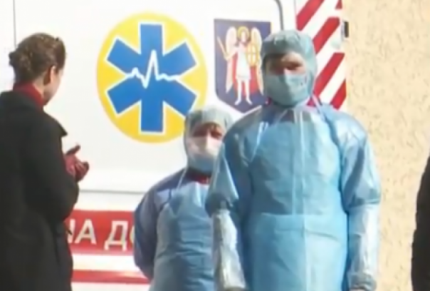 На Украине за сутки почти 300 новых случаев коронавируса, коронавирус выявили у 64 медиков.