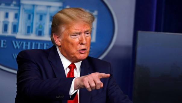 Дональд Трамп угрожает отменить торговую сделку с Китаем | Въезд в США по рабочим визам может быть ограничен