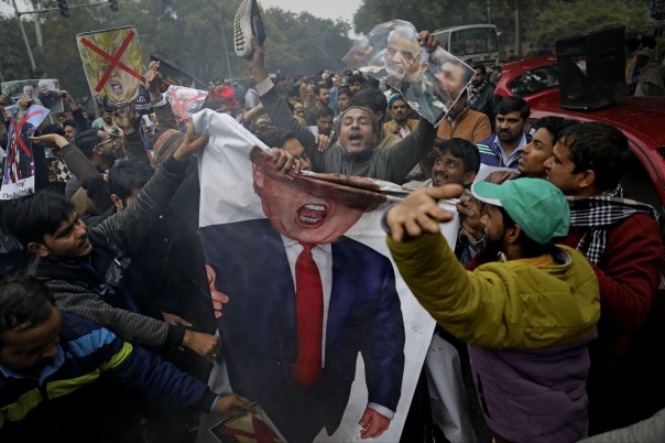 Вместо борьбы с к-вирусом Трамп пообещал Ирану огненную угрозу