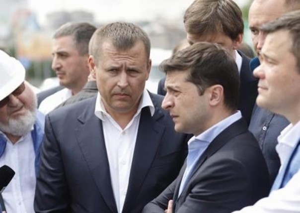 Зеленский загоняет мэров крупных городов в «Слугу народа». Своих кандидатов у «зеленых» нет