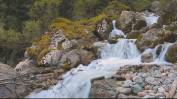 Уникальное творение природы - водопад Аютор в Кыргызстане