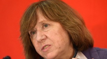 Нобелевского русофобку  Алексеевич вызвали в СК Белоруссии