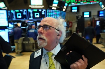 Цена нефти марки Brent упала ниже $16 впервые с 1999 года