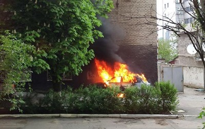 В центре Донецка прогремел взрыв, взорвался автомобиль