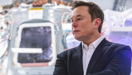 Маск не видит проблем с запуском 10 тысяч ракет, хотя сам живёт в долг