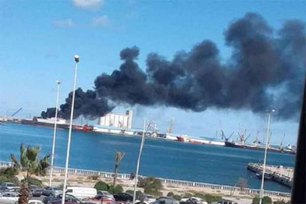 Таинственные самолеты МиГ-29 и Су-24 подожгли турецкий боевой корабль