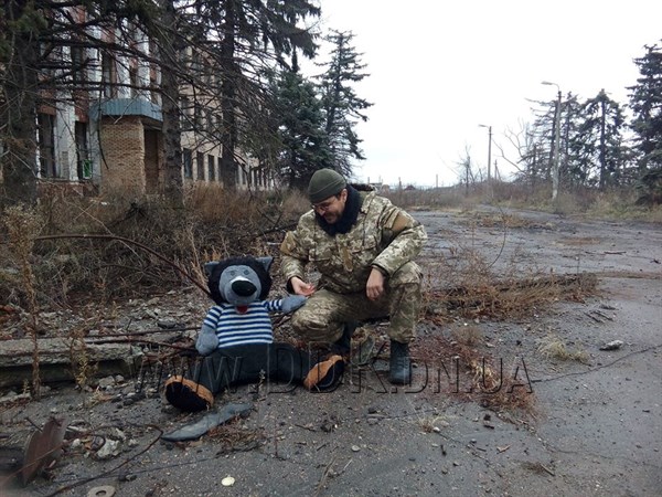 История из жизни людей переживающих все ужасы гражданской войны в Донбассе