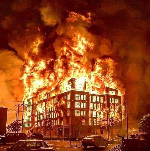 Поджигатели уверены, что пламя их не коснётся. А зря… Юлия Витязева