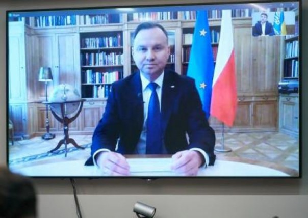 Зеленский договорился с Дудой прислать в Польшу дешевых гастарбайтеров из Украины