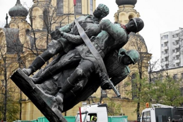 Только страх перед Россией защитит памятники нашим воинам в Евросоюзе