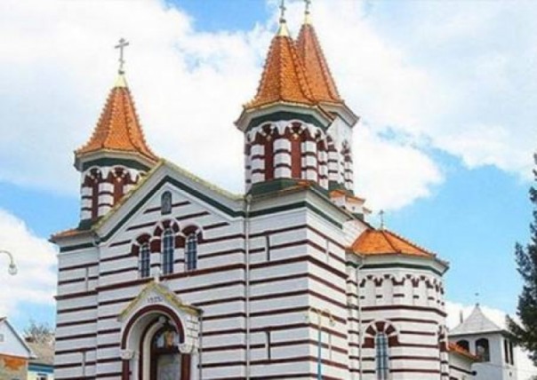 Томос-рейдеры пытались захватить храм УПЦ МП в Черновицкой области. Верующих избили под присмотром полиции