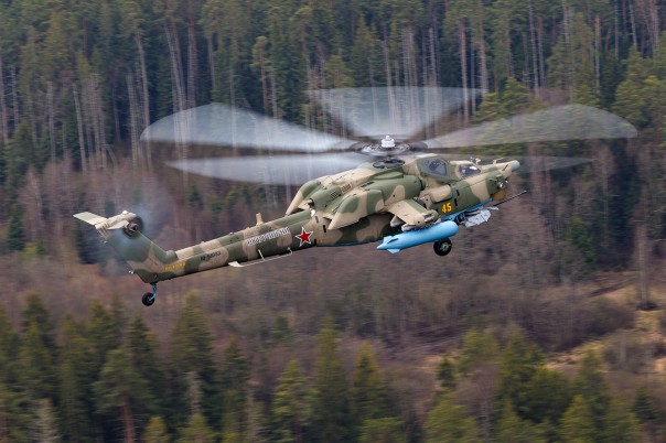 Ростех продемонстрировал будущее российской боевой авиации на параде Победы