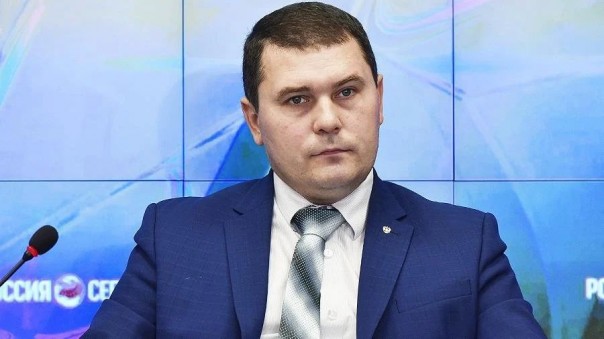 Зеленского и Порошенко зовут в Крым выслушать оценку их работы