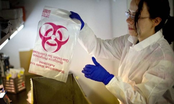 Россия должна требовать инспекций биолабораторий США у своих границ