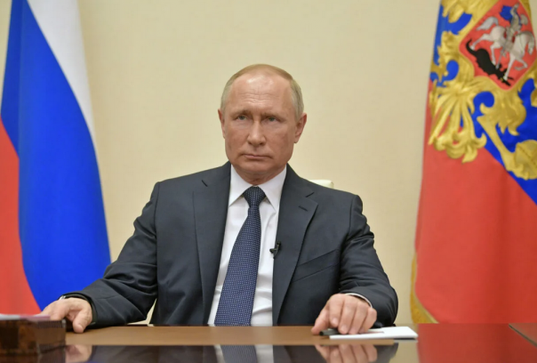 «Я что, поручал часы считать? Нет!»: президент отчитал глав регионов за опоздание с выплатами медикам