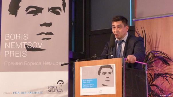 Запад дает деньги – «оппозиционеры» грызутся: как либеральные псины обставляют друг друга ради золотой кости