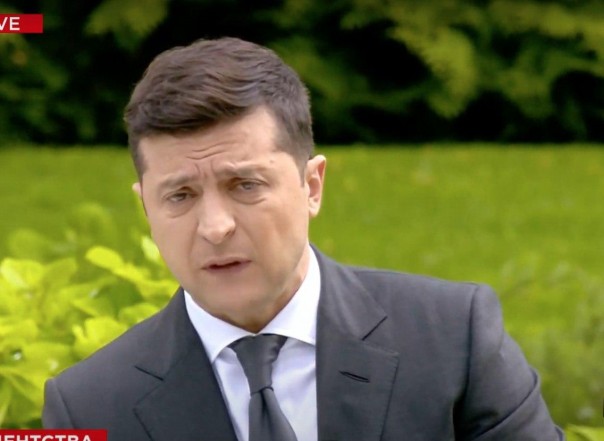 Зеленский подписал скандальный Закон о банках