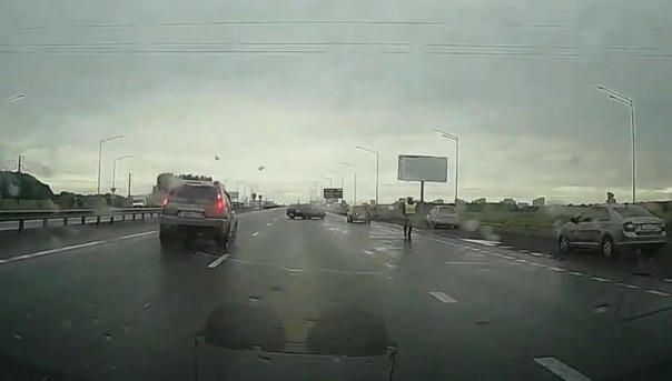 Начальник челябинской ГИБДД попал в аварию на глазах у инспекторов ДПС