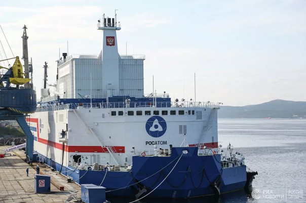 Первую в мире российскую плавучую АЭС ввели в промышленную эксплуатацию