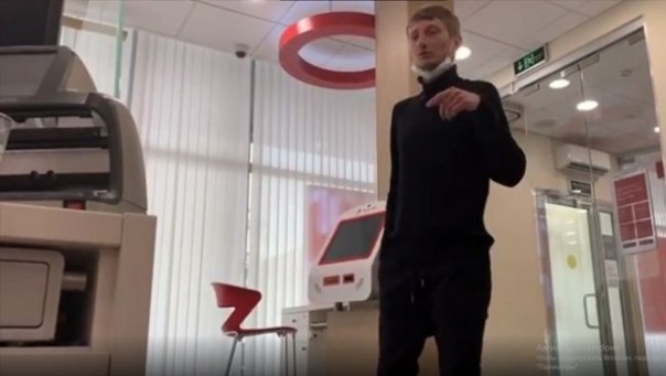 "Бузову хочу". Допрос подозреваемого в захвате заложников в банке