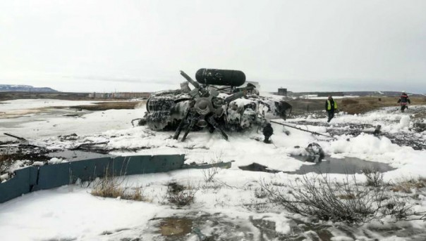 На Чукотке вертолет совершил жесткую посадку, погибли 4 человека