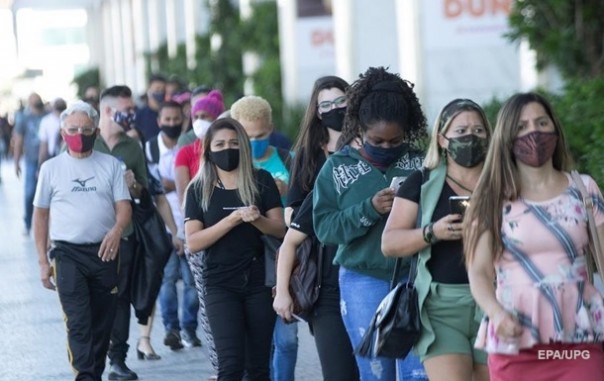 Число жертв COVID-19 в США перевалило за 100 тысяч, в мире сменился лидер по заболевамости короновирусом