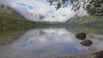 Бохиньское озеро - самое большое озеро Словении