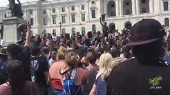 Хохлы покусали... Кто не скачет, тот...