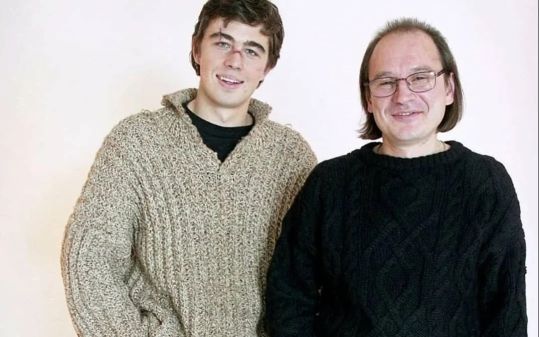 Поднесли к уродливому рылу Запада зеркало…