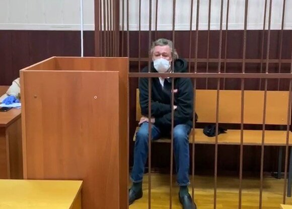 Новая статья, новый срок: в деле о ДТП с Ефремовым появился сбыт наркотиков