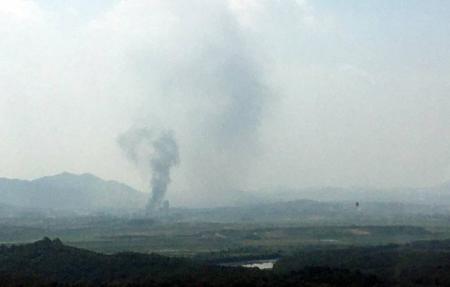 Конец связи: В Южной Корее заявили, что КНДР взорвала межкорейский офис связи