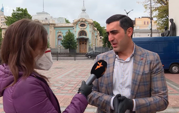 Украинский нардеп задекларировал два автомобиля "Land Cruiser" по $800