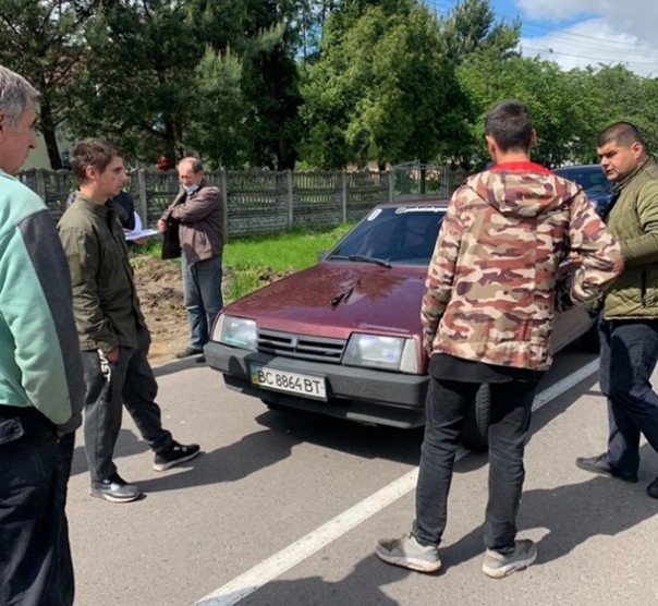 Во Львовской области херой "АТЫ" пострадал в разборках с сельским головой