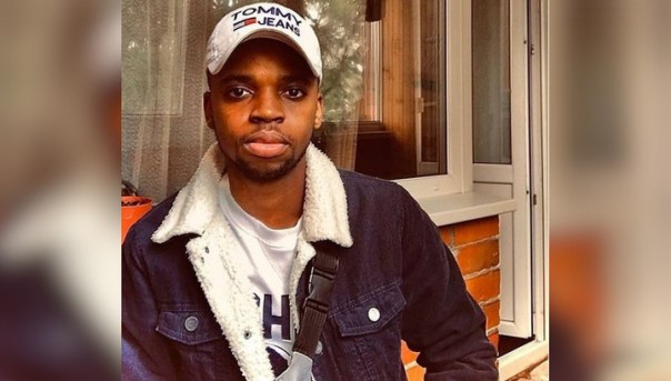 "Вы расист?": брянский таксист отказался везти чернокожего студента и попал на видео