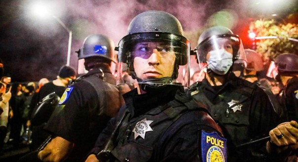 Силовое задержание: взгляд российского полицейского на задержание Флойда и беспорядки в США