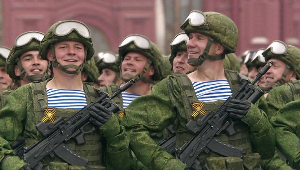 Песков объяснил, почему на Парад Победы не пригласили Зеленского